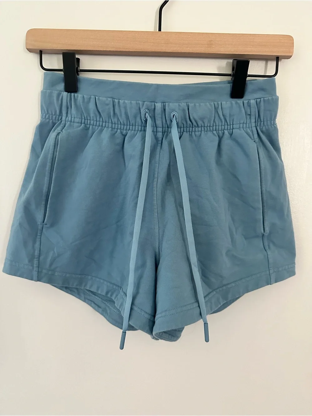 Lululemon High Waist Soft Casual Drawstring Shorts in Light Gray Blue W Pockets